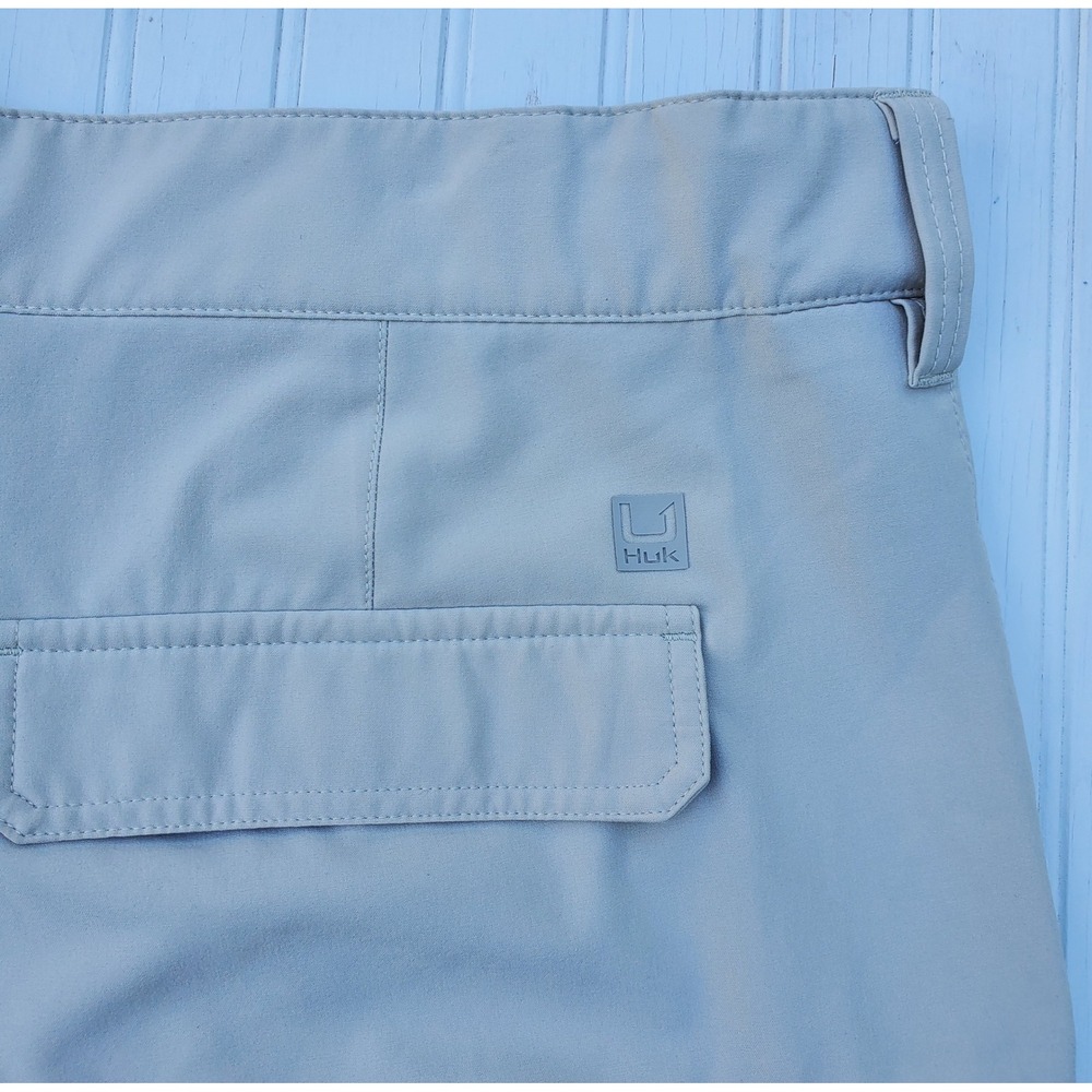 Huk Mens Performance Fishing Shorts Tan Khaki Quick Dry Stretch Size XXL Outdoor